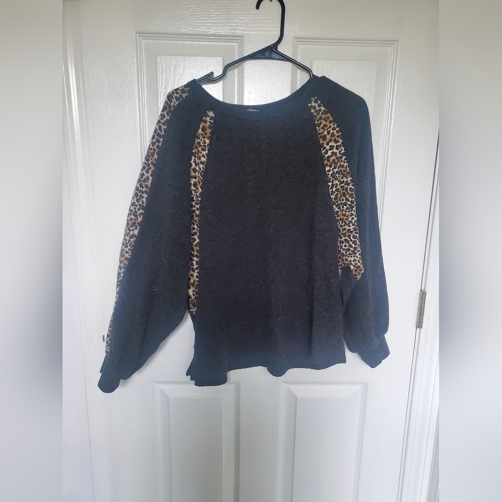 Easel Cheetah Top